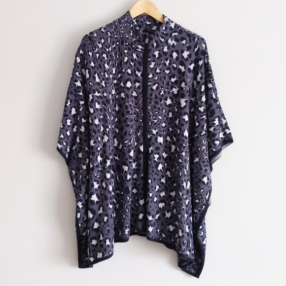 🆕🌿jones NEW YORK PONCHO🌿 - Picture 2 of 10